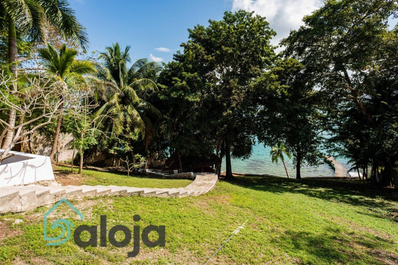 Villa Xtohil With Private Access To The Magic 7 Colors Lagoon Bacalar Exteriör bild