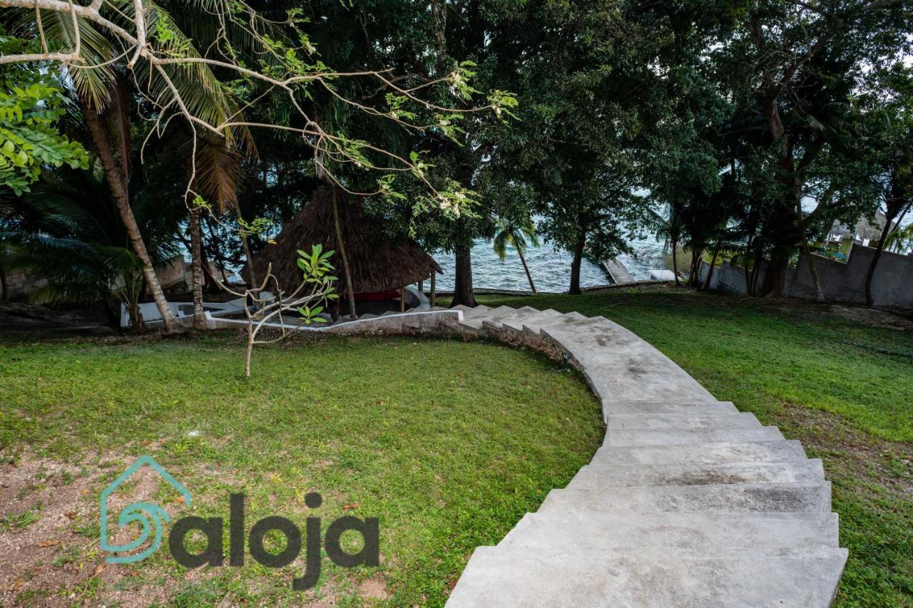 Villa Xtohil With Private Access To The Magic 7 Colors Lagoon Bacalar Exteriör bild