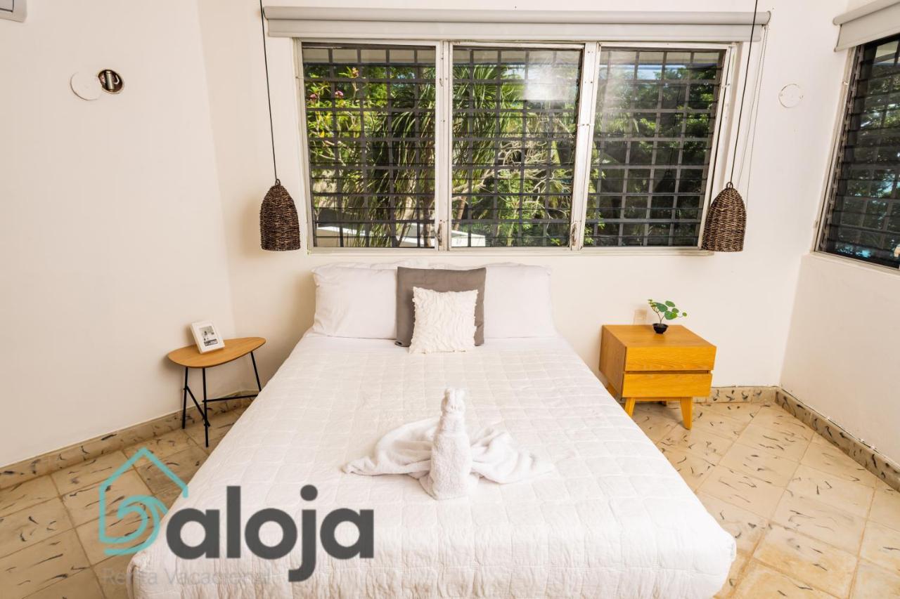 Villa Xtohil With Private Access To The Magic 7 Colors Lagoon Bacalar Exteriör bild