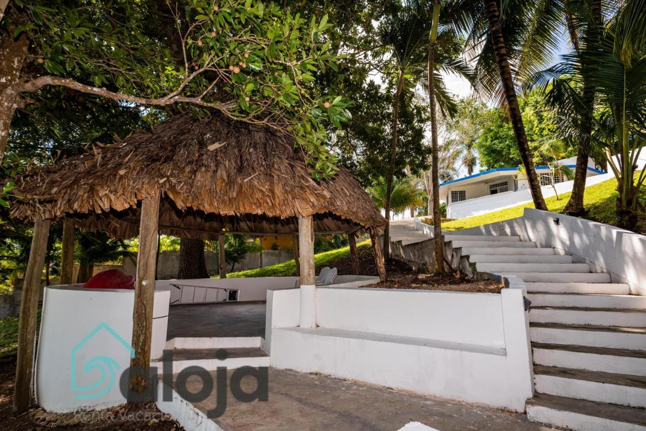 Villa Xtohil With Private Access To The Magic 7 Colors Lagoon Bacalar Exteriör bild