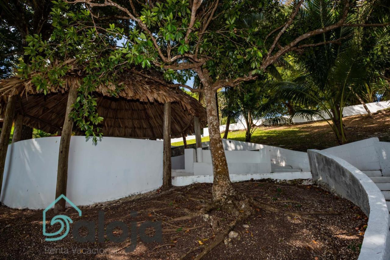 Villa Xtohil With Private Access To The Magic 7 Colors Lagoon Bacalar Exteriör bild